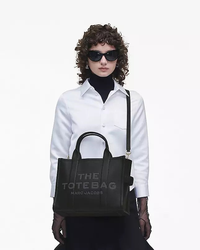 THE LEATHER MEDIUM TOTE BAG