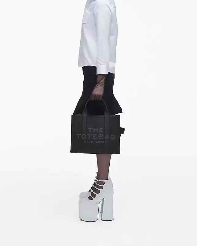 THE LEATHER MEDIUM TOTE BAG